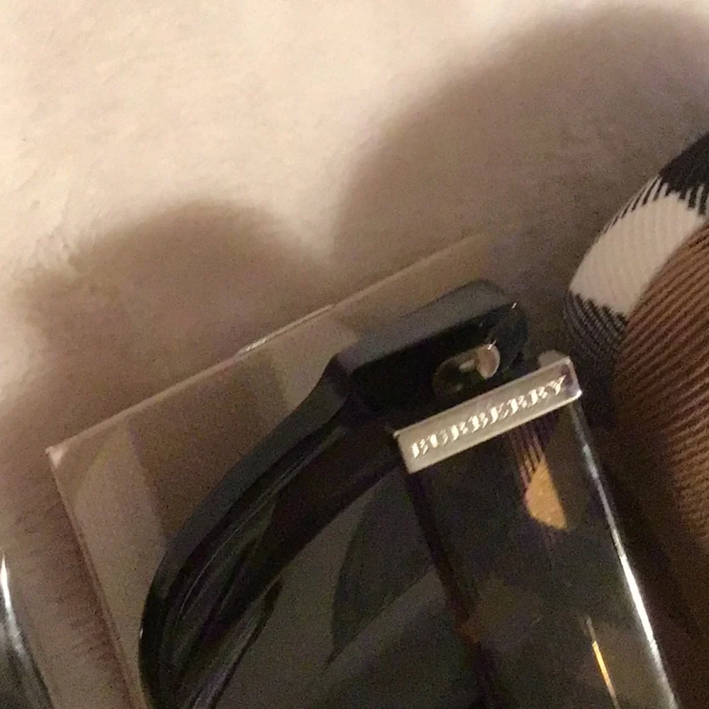 Burberry Sunglasses - Picture 5 of 13